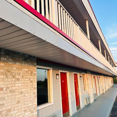 Relax Inn Marshall Exterior photo