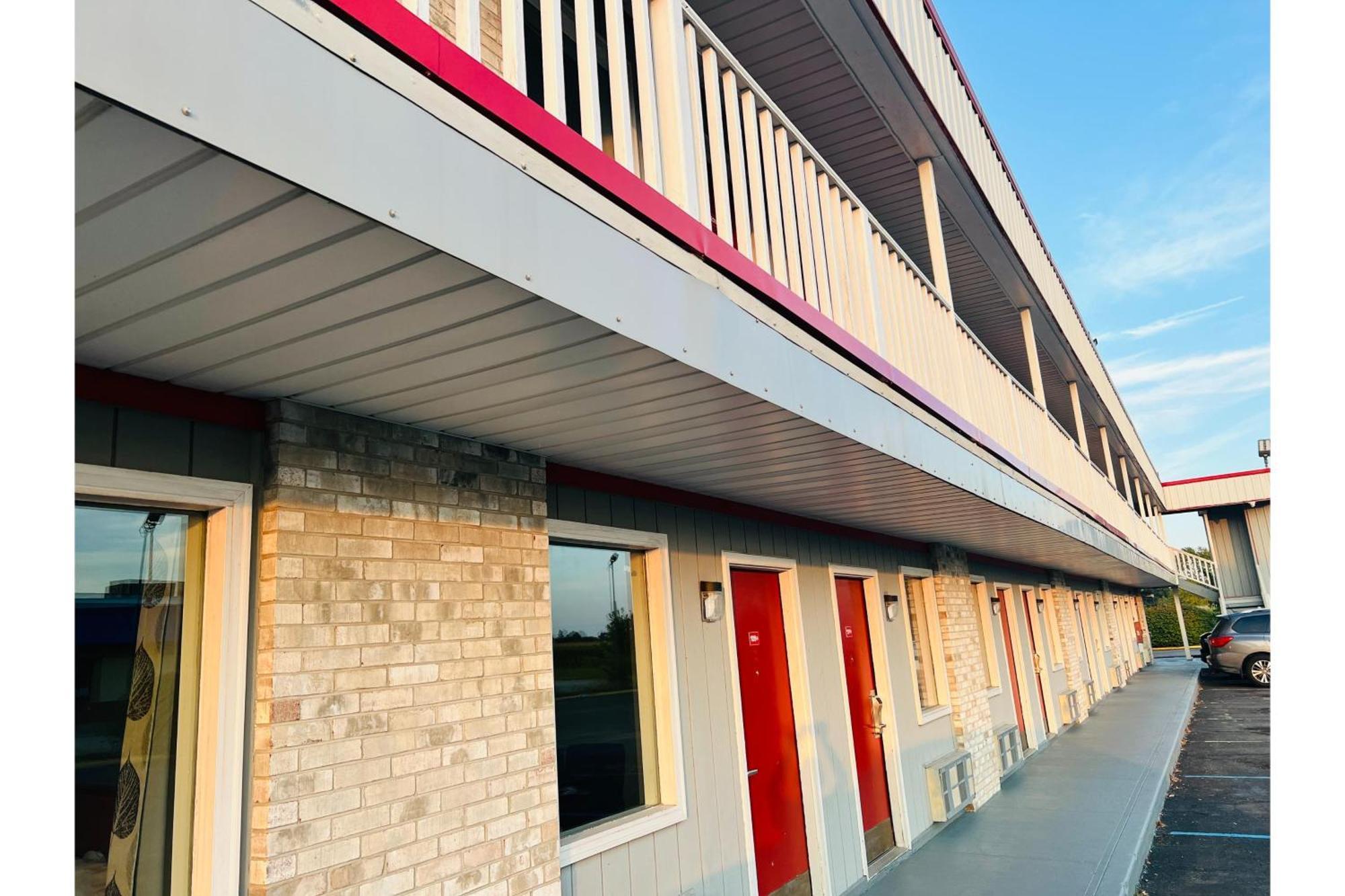 Relax Inn Marshall Exterior photo